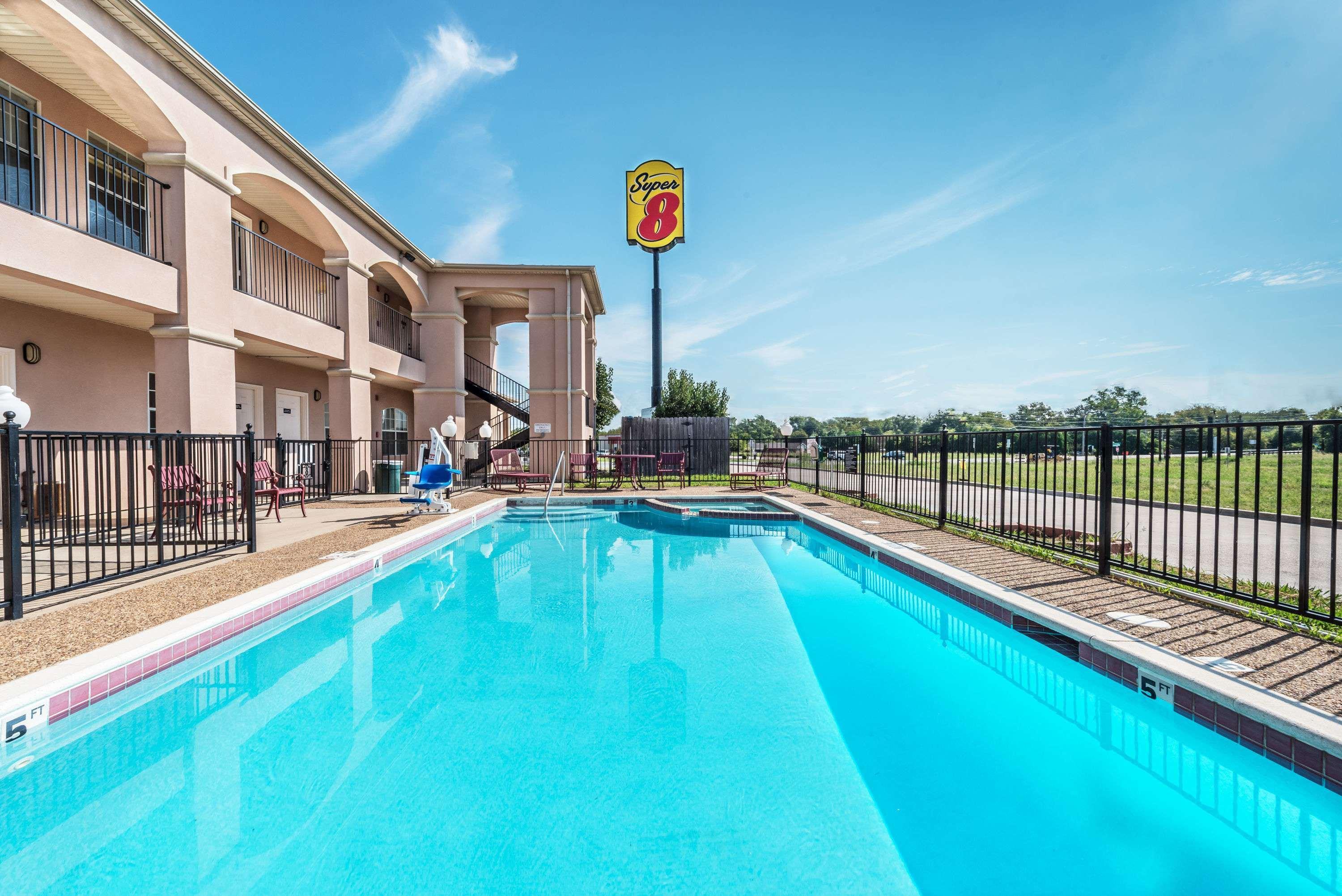 Super 8 By Wyndham Greenville Eksteriør bilde